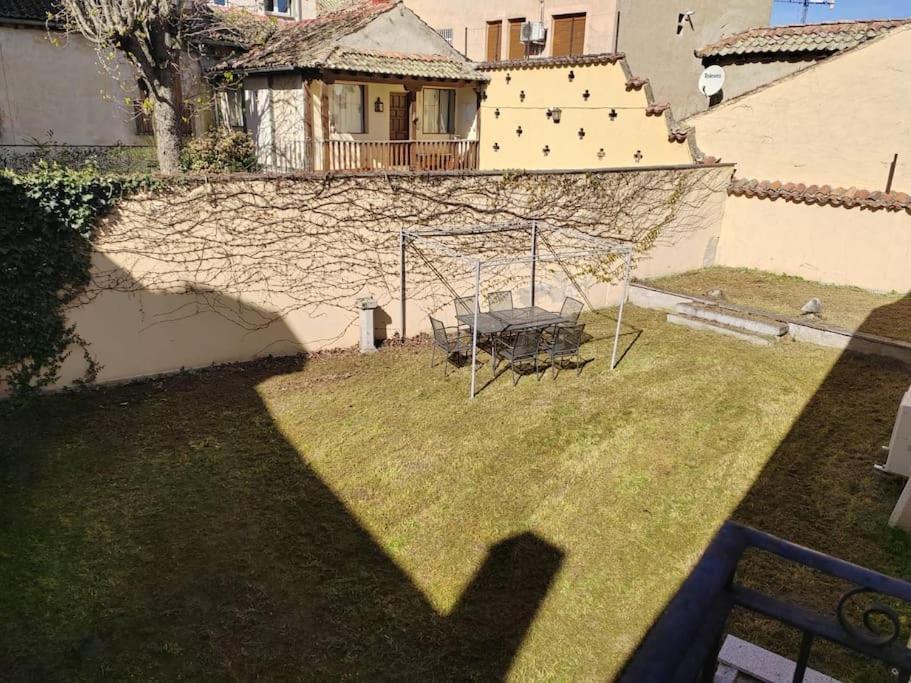 Casa Bajo El Acueducto Con Plaza De Garaje Villa เซโกเวีย ภายนอก รูปภาพ